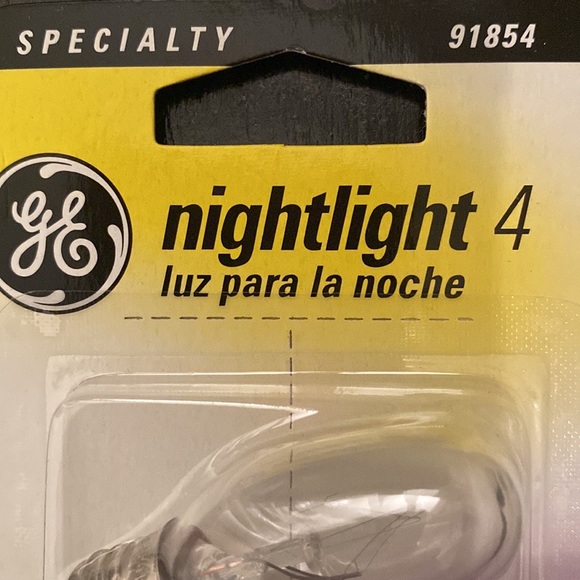 GE  Night light Bulb Candelabra Base C7 120V  3 Packs of 4 BulbsTotal 12 - Picture 4 of 5